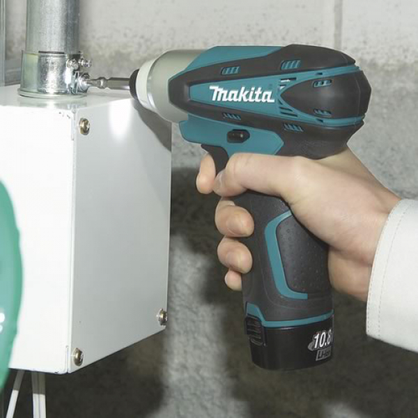 makita-td090dwe-cordless-10